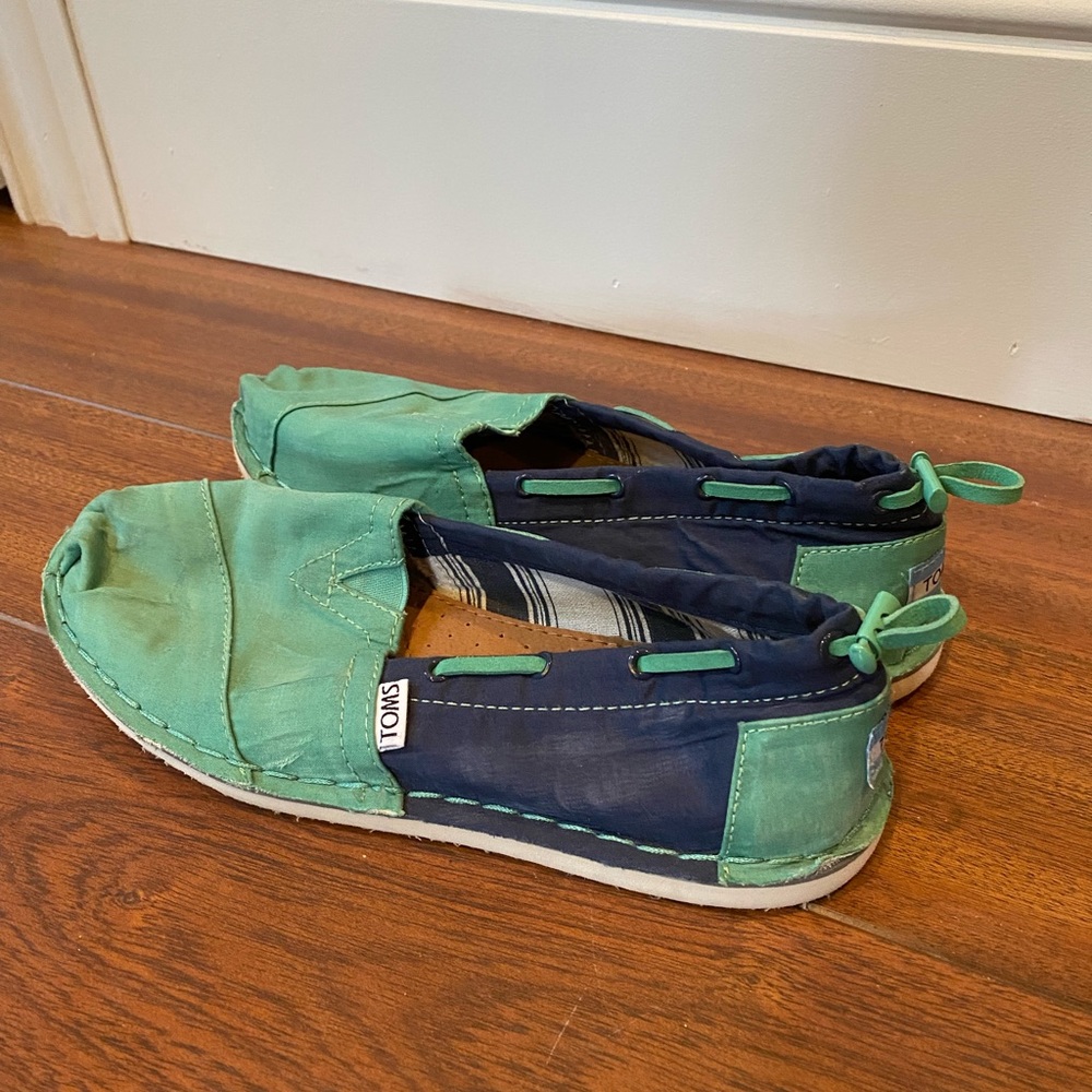Blue and Green Toms
